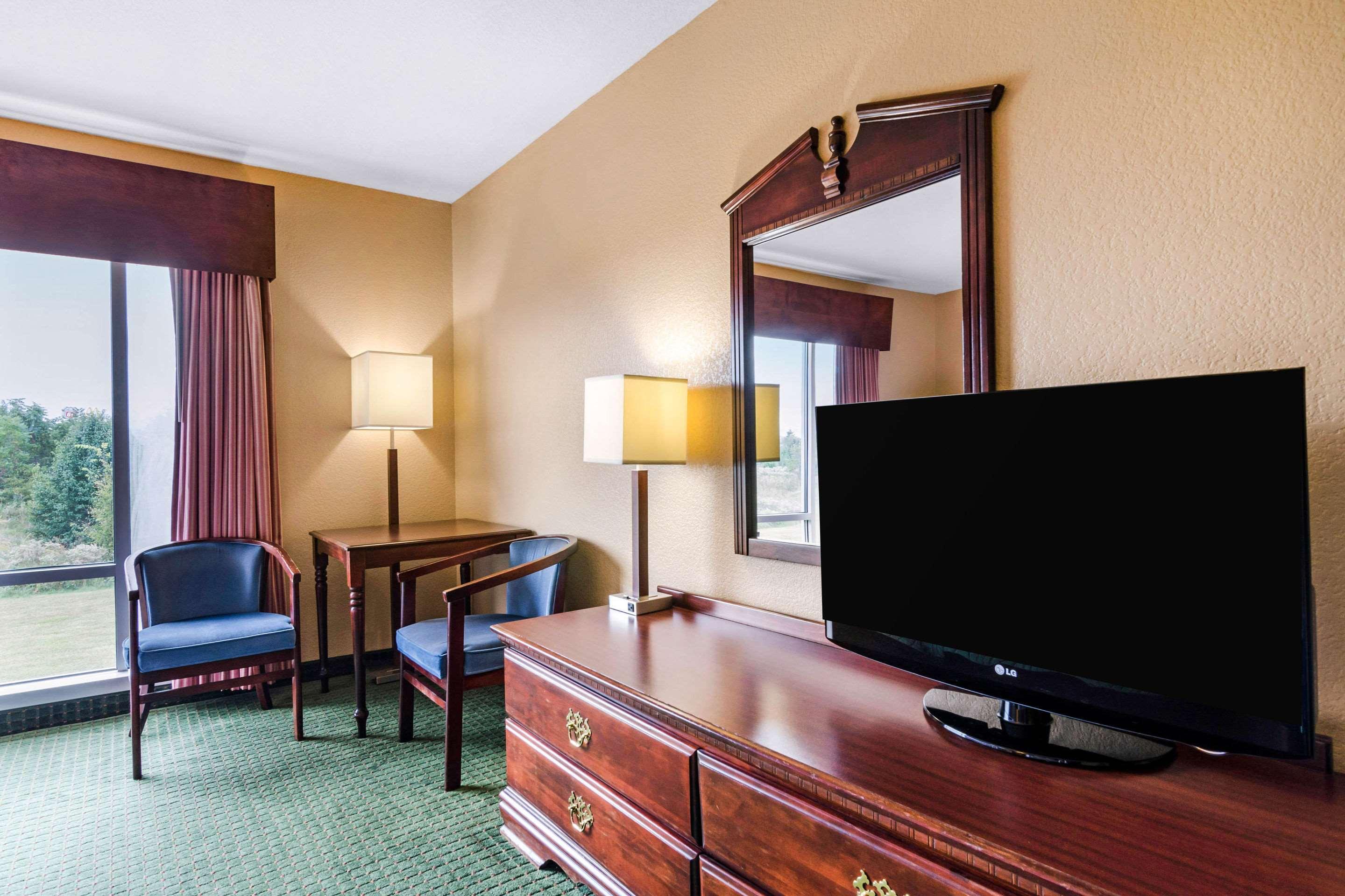 Quality Inn & Suites Картедж Екстер'єр фото