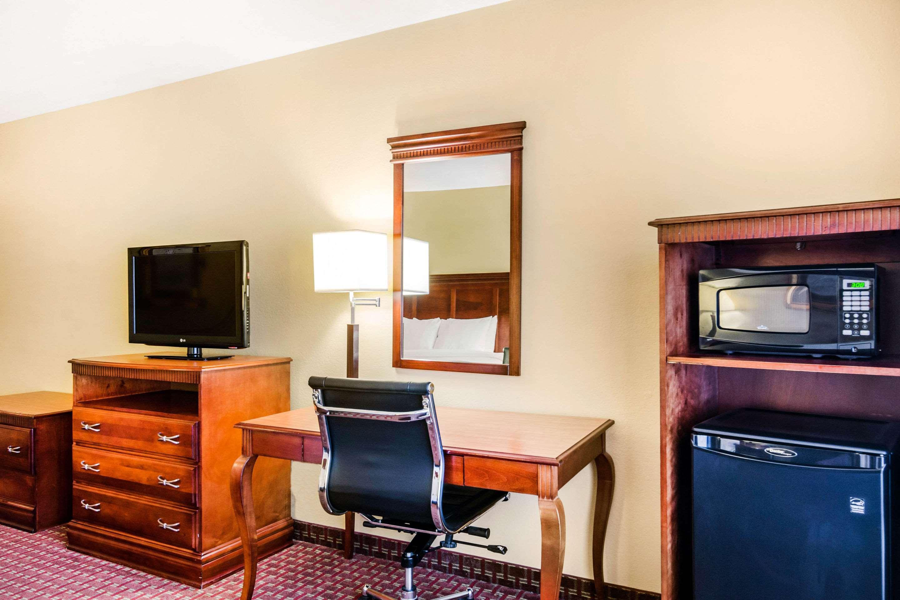 Quality Inn & Suites Картедж Екстер'єр фото