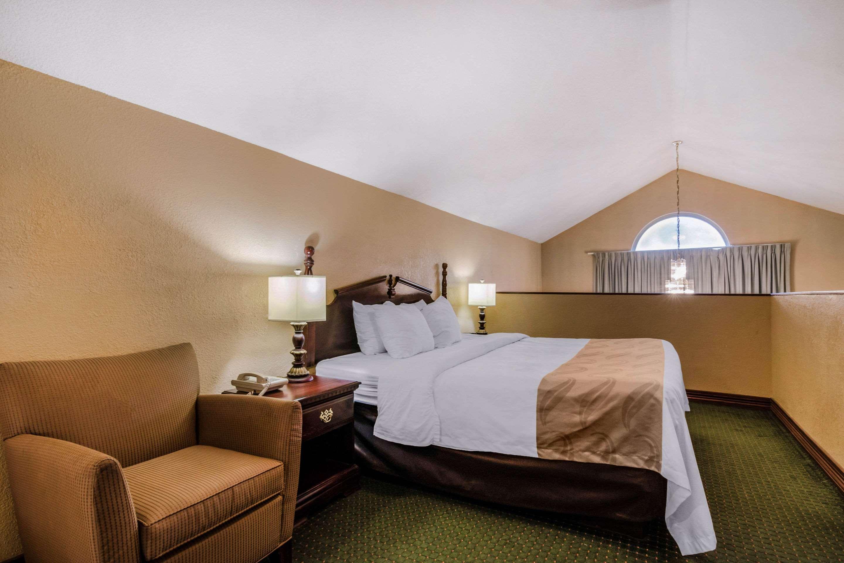 Quality Inn & Suites Картедж Екстер'єр фото