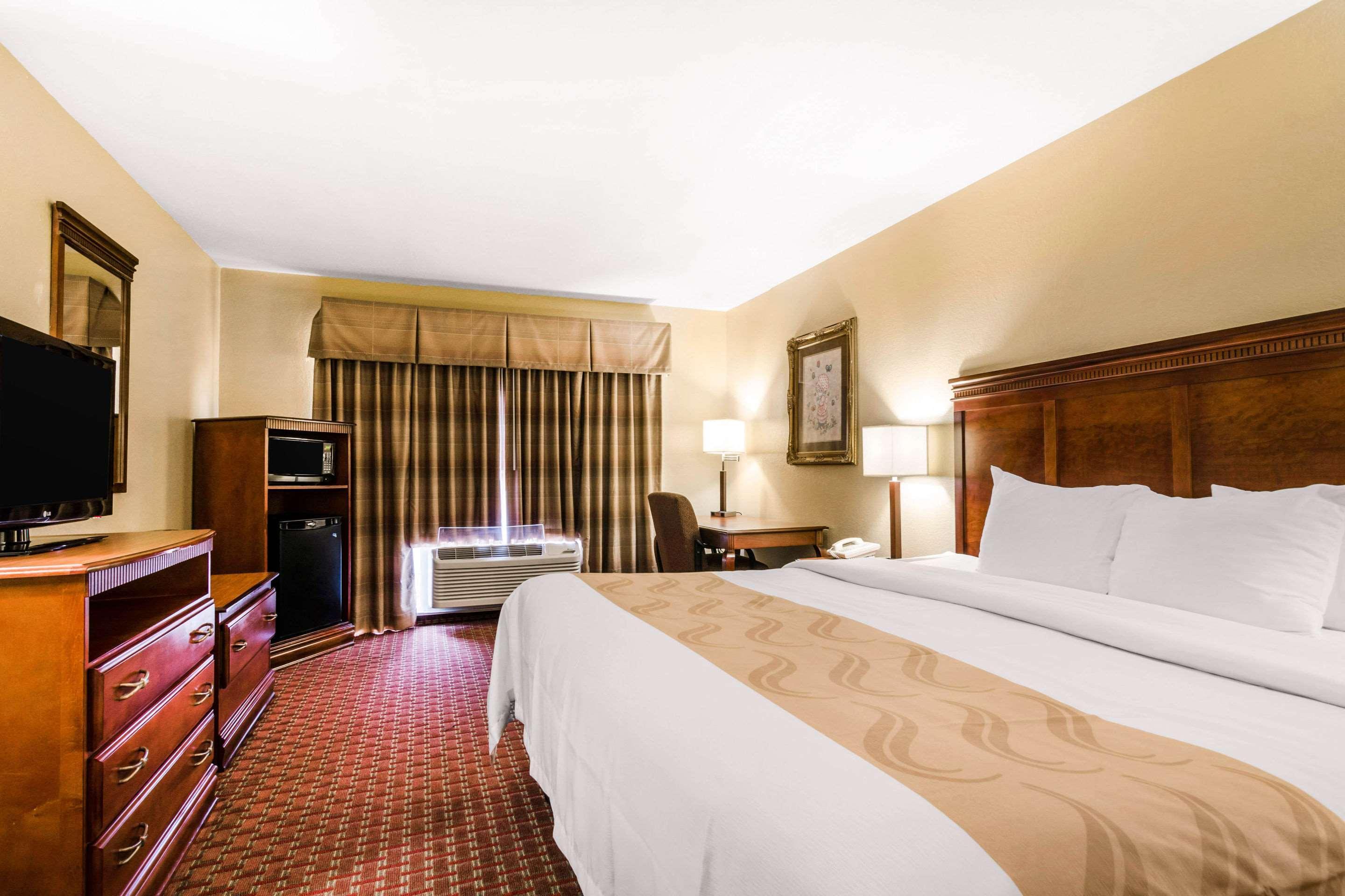 Quality Inn & Suites Картедж Екстер'єр фото
