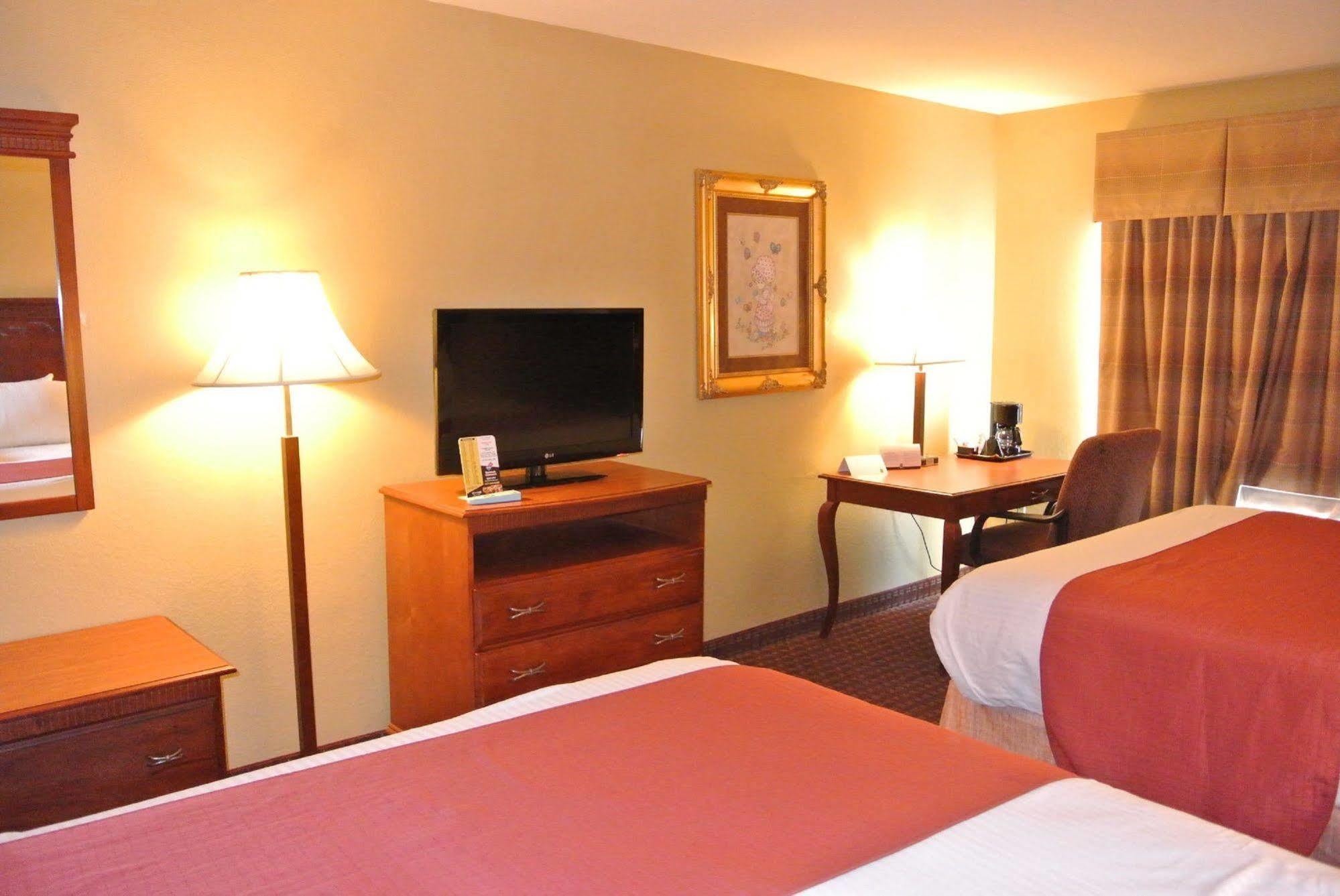 Quality Inn & Suites Картедж Екстер'єр фото
